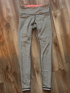 Lululemon Athletica Wunder Under Size 4
